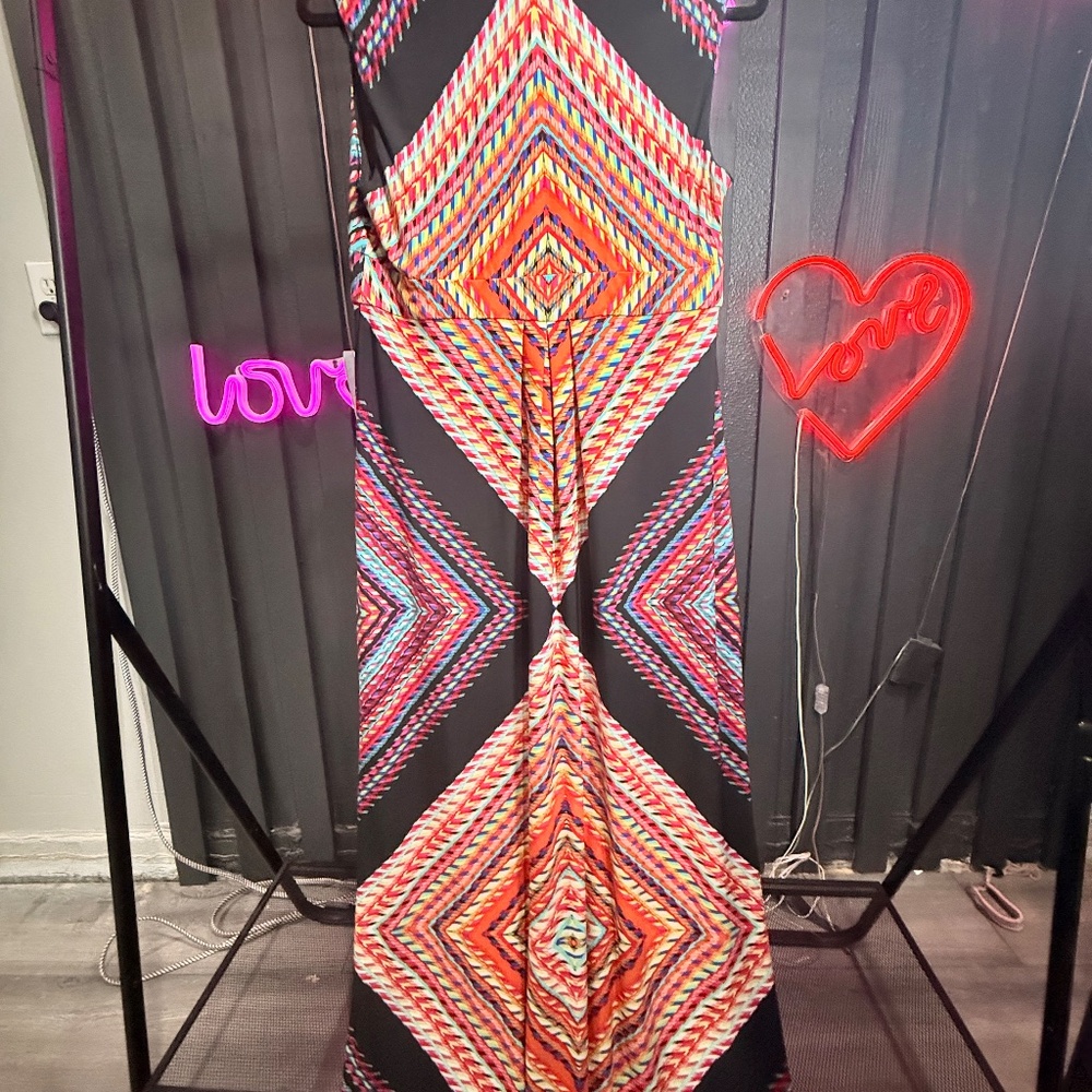 Vibrant geometric maxi dress Size 1 - Picture 2 of 8